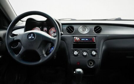 Mitsubishi Outlander III рестайлинг 3, 2006 год, 640 000 рублей, 13 фотография