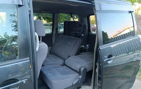Toyota Noah III, 2004 год, 870 000 рублей, 12 фотография