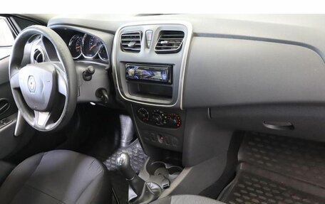 Renault Logan II, 2016 год, 574 200 рублей, 5 фотография