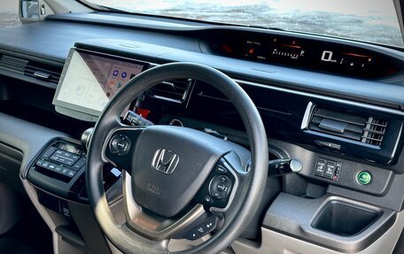 Honda Stepwgn IV, 2015 год, 1 570 000 рублей, 14 фотография