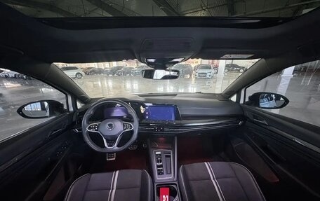 Volkswagen Golf VIII, 2021 год, 1 600 000 рублей, 7 фотография