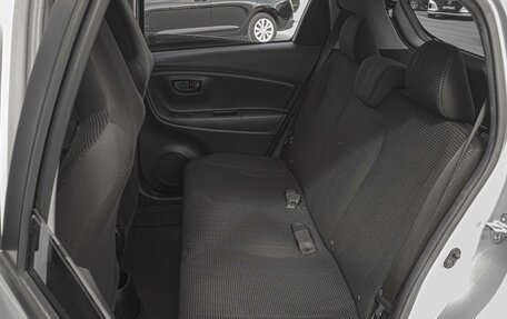 Toyota Vitz, 2018 год, 1 219 000 рублей, 7 фотография