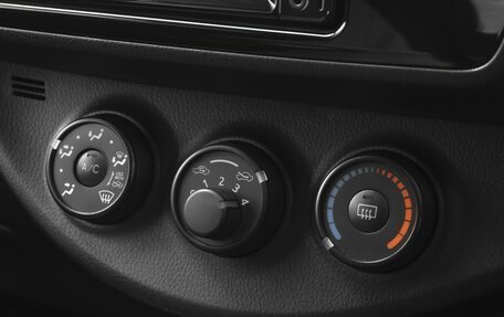 Toyota Vitz, 2018 год, 1 219 000 рублей, 12 фотография