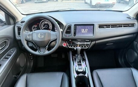 Honda Vezel, 2021 год, 1 355 000 рублей, 10 фотография
