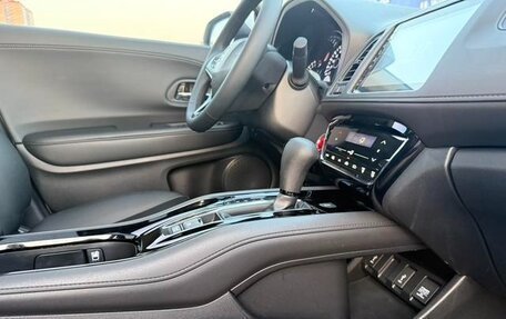 Honda Vezel, 2021 год, 1 355 000 рублей, 8 фотография