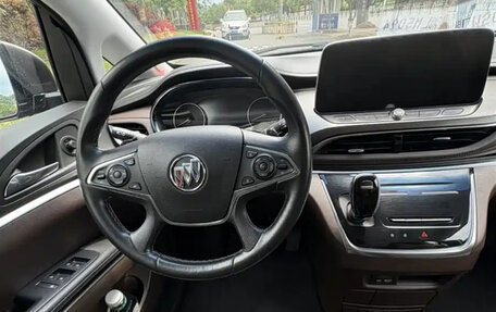 Buick GL8 III, 2021 год, 1 900 000 рублей, 10 фотография