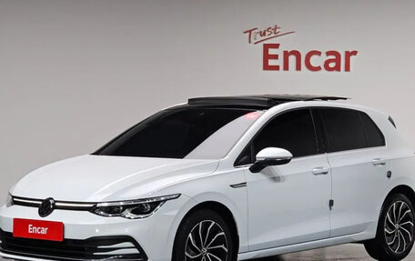 Volkswagen Golf VIII, 2022 год, 2 570 000 рублей, 1 фотография