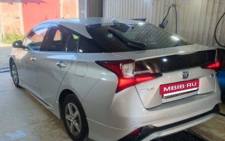 Toyota Prius IV XW50, 2019 год, 1 880 000 рублей, 17 фотография