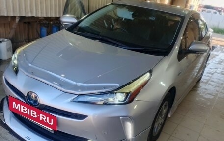 Toyota Prius IV XW50, 2019 год, 1 880 000 рублей, 16 фотография