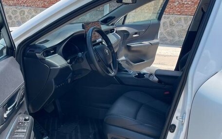 Toyota Harrier, 2022 год, 3 290 000 рублей, 13 фотография