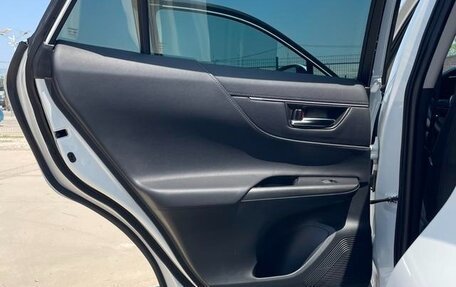 Toyota Harrier, 2022 год, 3 290 000 рублей, 21 фотография
