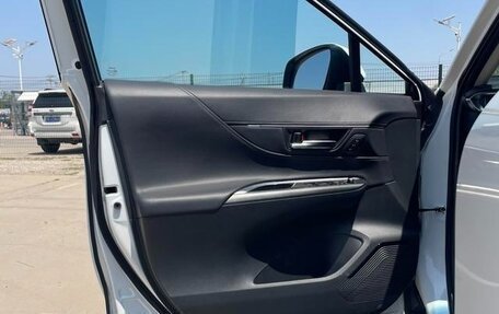 Toyota Harrier, 2022 год, 3 290 000 рублей, 22 фотография