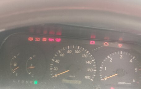 Toyota HiAce H100, 1989 год, 450 000 рублей, 4 фотография