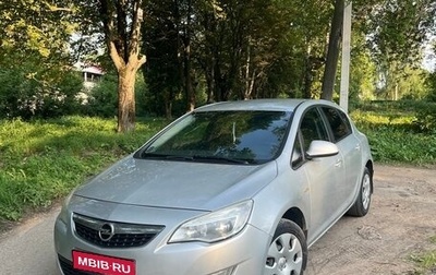 Opel Astra J, 2012 год, 600 000 рублей, 1 фотография