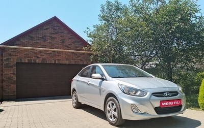 Hyundai Solaris II рестайлинг, 2011 год, 720 000 рублей, 1 фотография