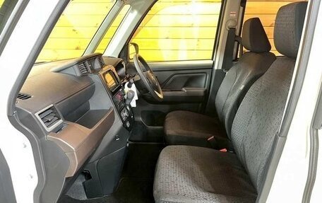Toyota Roomy I, 2021 год, 710 000 рублей, 17 фотография