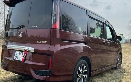 Honda Stepwgn IV, 2017 год, 2 700 000 рублей, 3 фотография