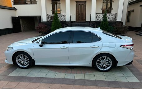 Toyota Camry, 2018 год, 2 850 000 рублей, 2 фотография