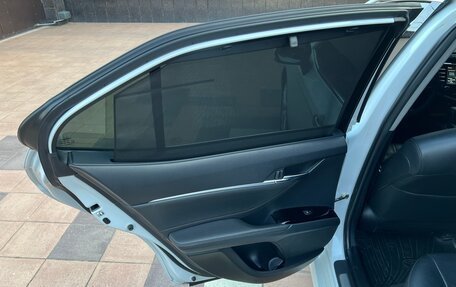 Toyota Camry, 2018 год, 2 850 000 рублей, 7 фотография
