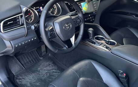 Toyota Camry, 2018 год, 2 850 000 рублей, 10 фотография