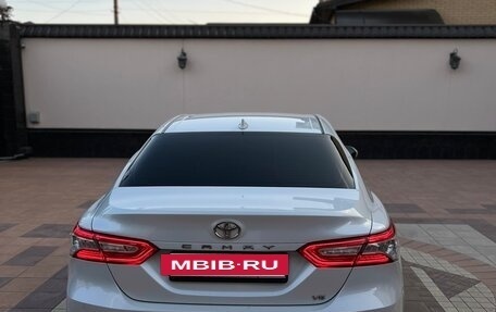 Toyota Camry, 2018 год, 2 850 000 рублей, 4 фотография