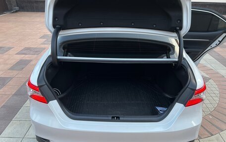 Toyota Camry, 2018 год, 2 850 000 рублей, 16 фотография
