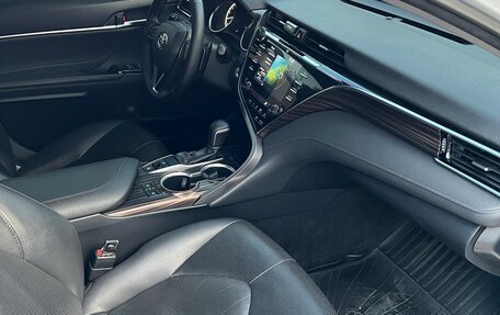 Toyota Camry, 2018 год, 2 850 000 рублей, 15 фотография