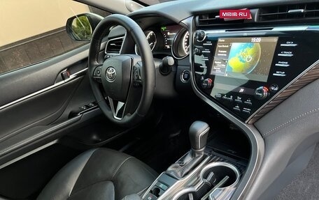 Toyota Camry, 2018 год, 2 850 000 рублей, 14 фотография