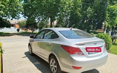 Hyundai Solaris II рестайлинг, 2011 год, 720 000 рублей, 5 фотография