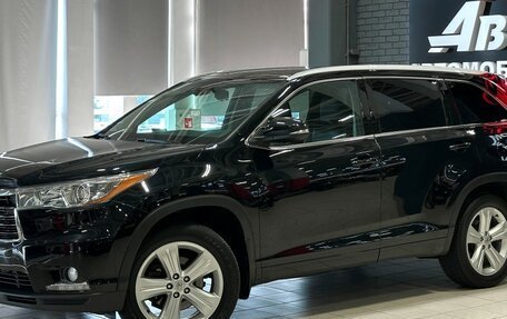 Toyota Highlander III, 2013 год, 2 997 000 рублей, 2 фотография