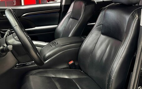 Toyota Highlander III, 2013 год, 2 997 000 рублей, 12 фотография