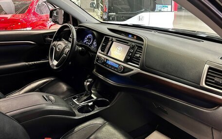 Toyota Highlander III, 2013 год, 2 997 000 рублей, 18 фотография