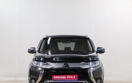Mitsubishi Outlander III рестайлинг 3, 2018 год, 1 949 000 рублей, 2 фотография
