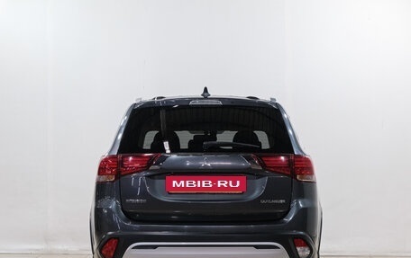 Mitsubishi Outlander III рестайлинг 3, 2018 год, 1 949 000 рублей, 5 фотография