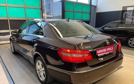 Mercedes-Benz E-Класс, 2010 год, 2 100 000 рублей, 4 фотография
