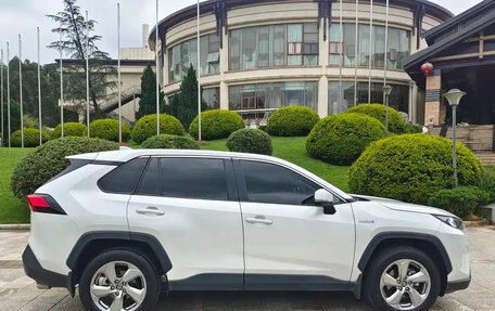 Toyota RAV4, 2022 год, 2 535 800 рублей, 3 фотография