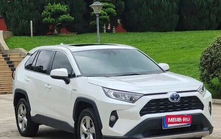 Toyota RAV4, 2022 год, 2 535 800 рублей, 2 фотография