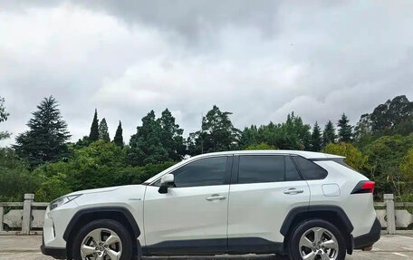Toyota RAV4, 2022 год, 2 535 800 рублей, 6 фотография