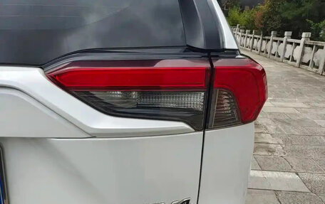 Toyota RAV4, 2022 год, 2 535 800 рублей, 9 фотография