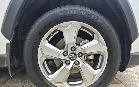 Toyota RAV4, 2022 год, 2 535 800 рублей, 17 фотография