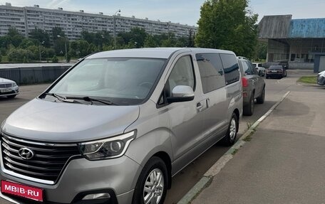 Hyundai H-1 II рестайлинг, 2021 год, 3 100 000 рублей, 2 фотография