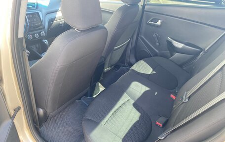 KIA Rio III рестайлинг, 2015 год, 880 000 рублей, 10 фотография