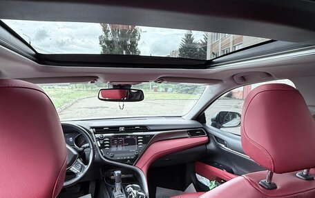 Toyota Camry, 2020 год, 2 850 000 рублей, 2 фотография