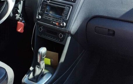 Volkswagen Polo VI (EU Market), 2016 год, 950 000 рублей, 2 фотография