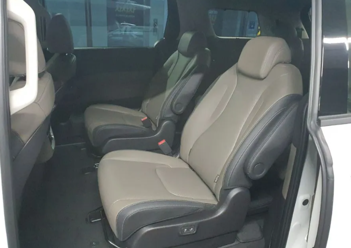 KIA Carnival III, 2024 год, 4 350 000 рублей, 6 фотография