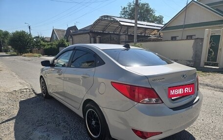 Hyundai Solaris II рестайлинг, 2015 год, 1 080 000 рублей, 3 фотография