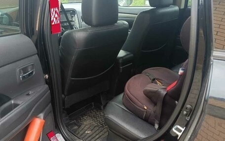 Mitsubishi Outlander III рестайлинг 3, 2014 год, 1 500 000 рублей, 5 фотография