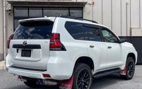 Toyota Land Cruiser Prado 150 рестайлинг 2, 2022 год, 4 250 000 рублей, 2 фотография