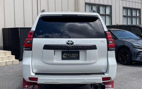 Toyota Land Cruiser Prado 150 рестайлинг 2, 2022 год, 4 250 000 рублей, 4 фотография