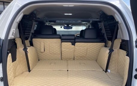 Toyota Land Cruiser Prado 150 рестайлинг 2, 2022 год, 4 250 000 рублей, 10 фотография